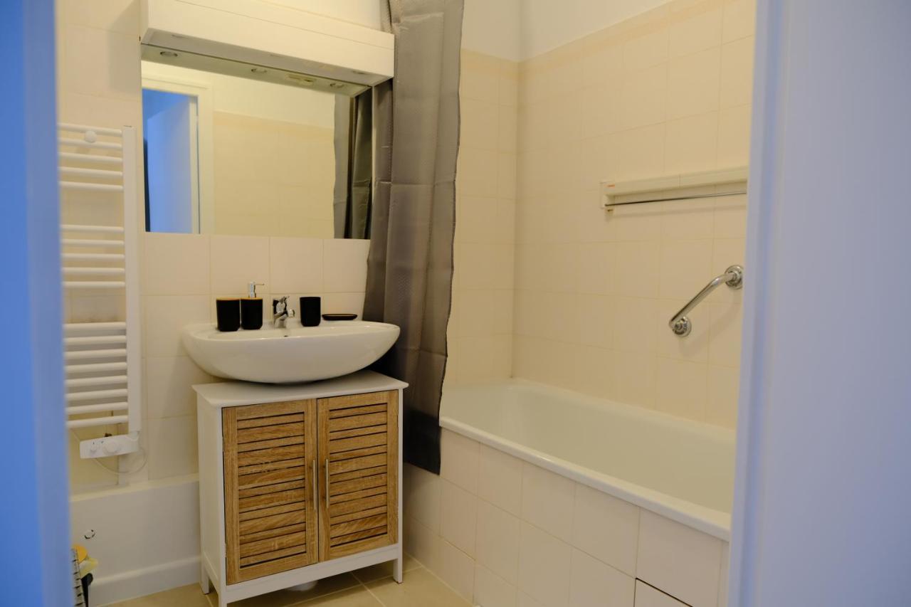 Ferienwohnung Calypso- Grand T3 70 M2 - Arrivee Autonome - Parking Prive Gratuit Melun Exterior foto