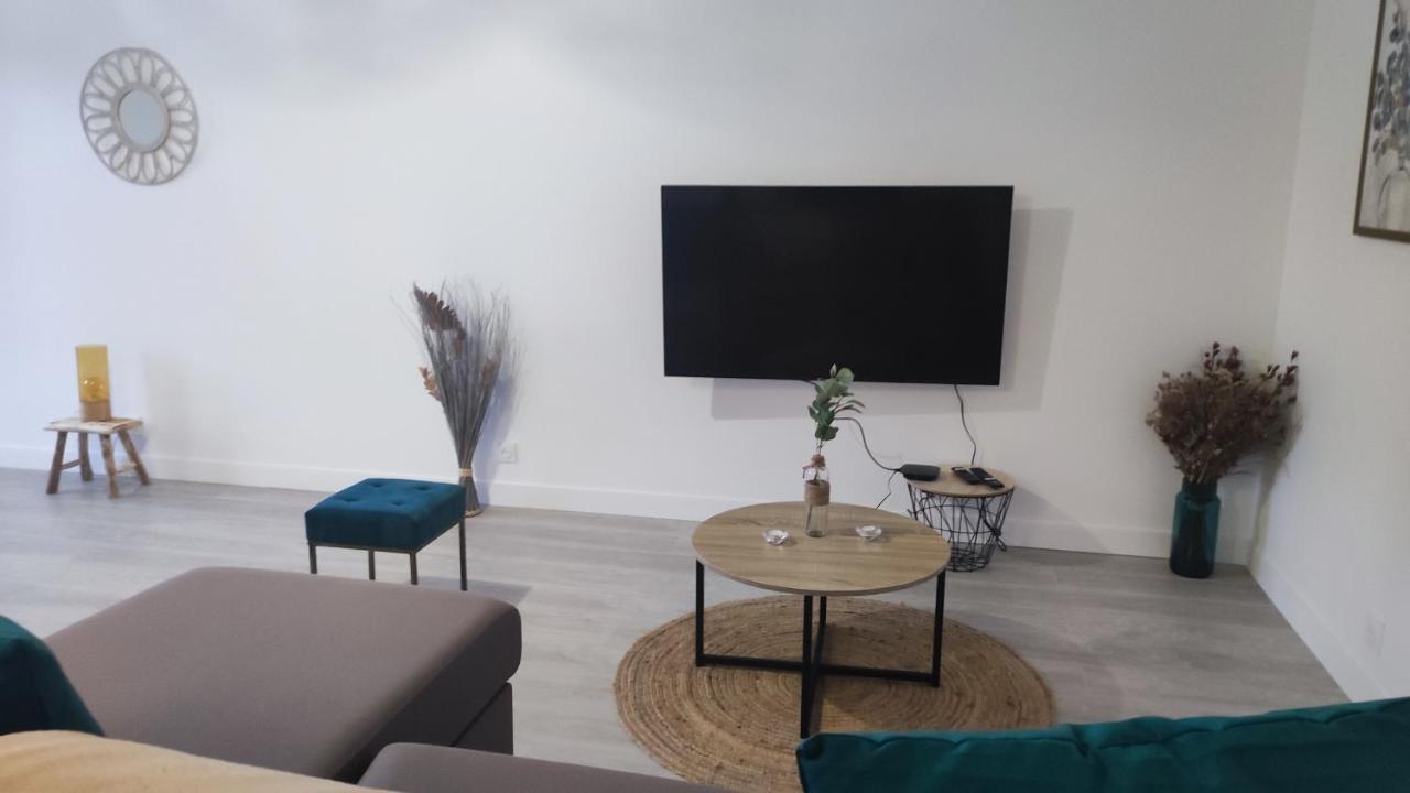 Ferienwohnung Calypso- Grand T3 70 M2 - Arrivee Autonome - Parking Prive Gratuit Melun Exterior foto